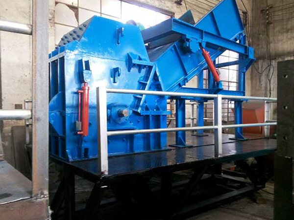 Metal scrap crusher