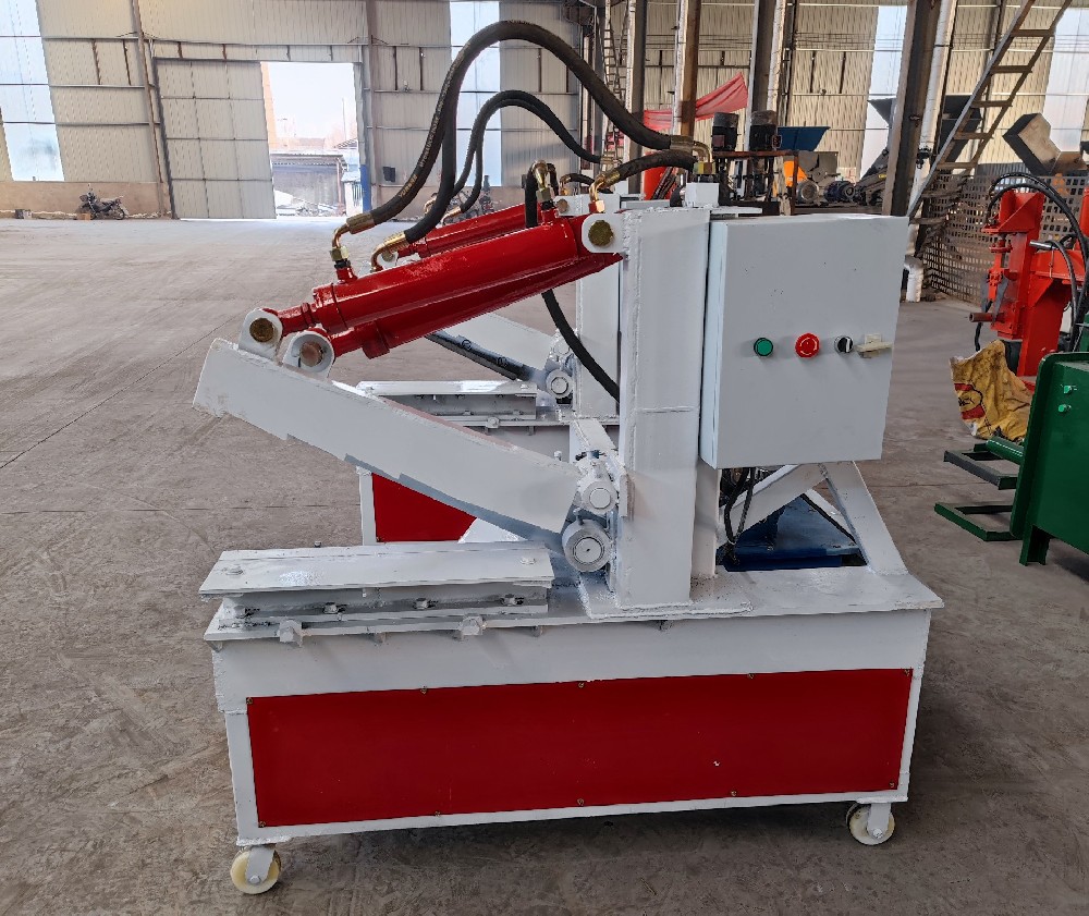 Small metal shearing machine