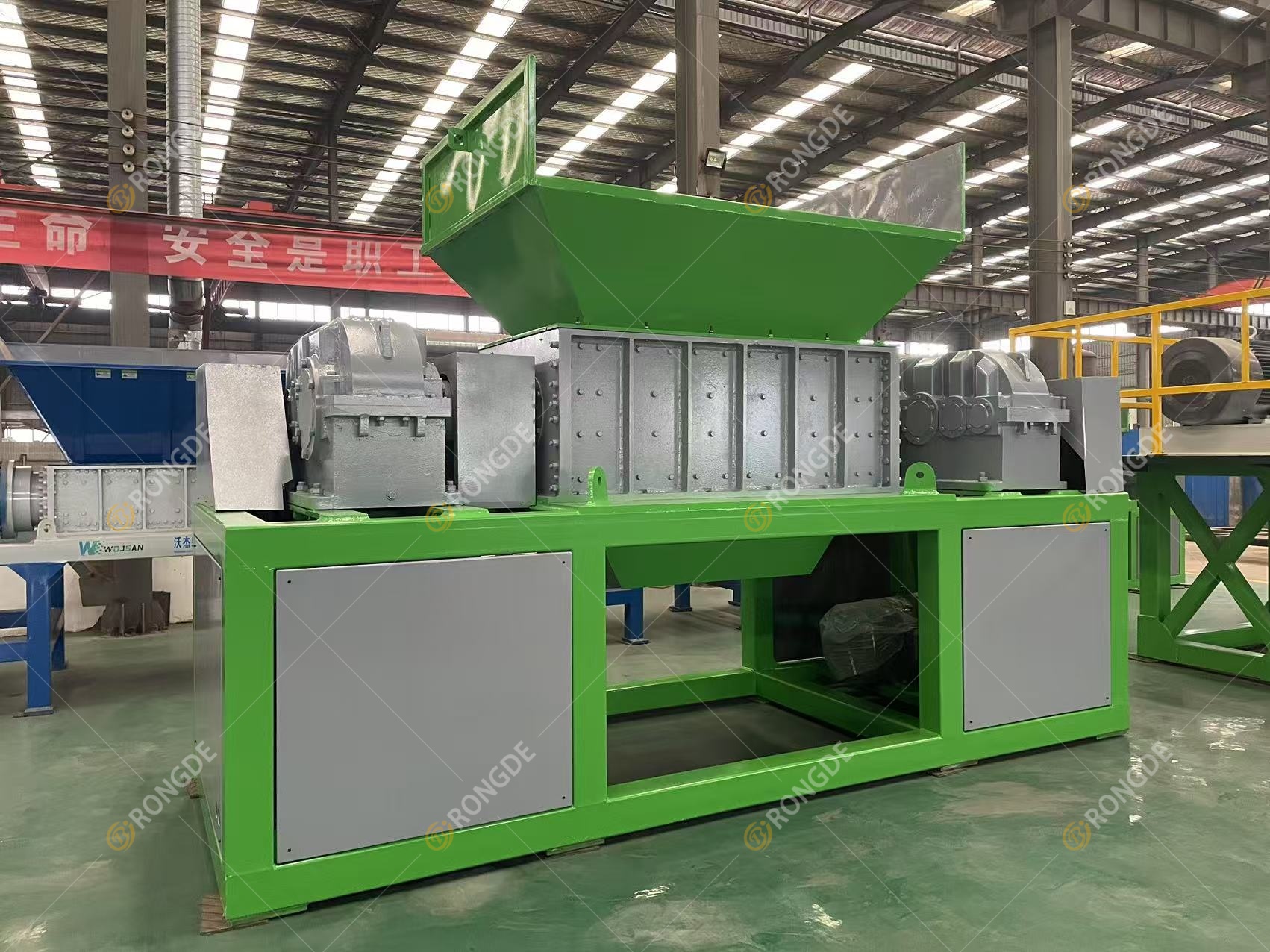 Radiator disassembly machine