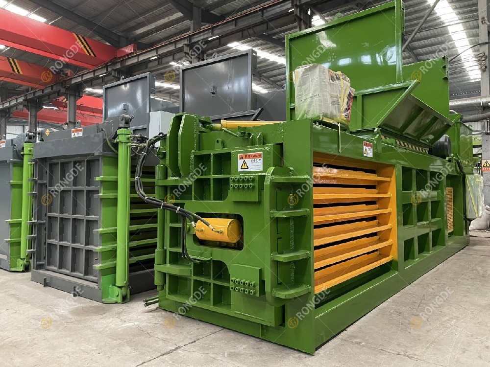 Horizontal baler