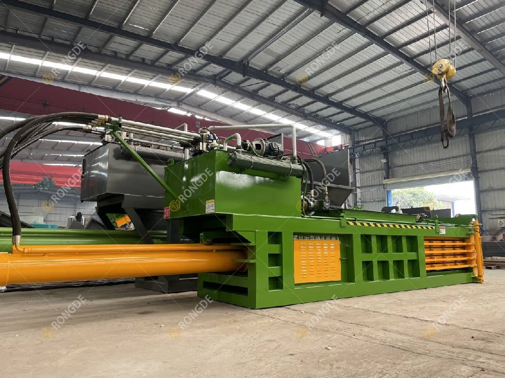 Waste plastic baler