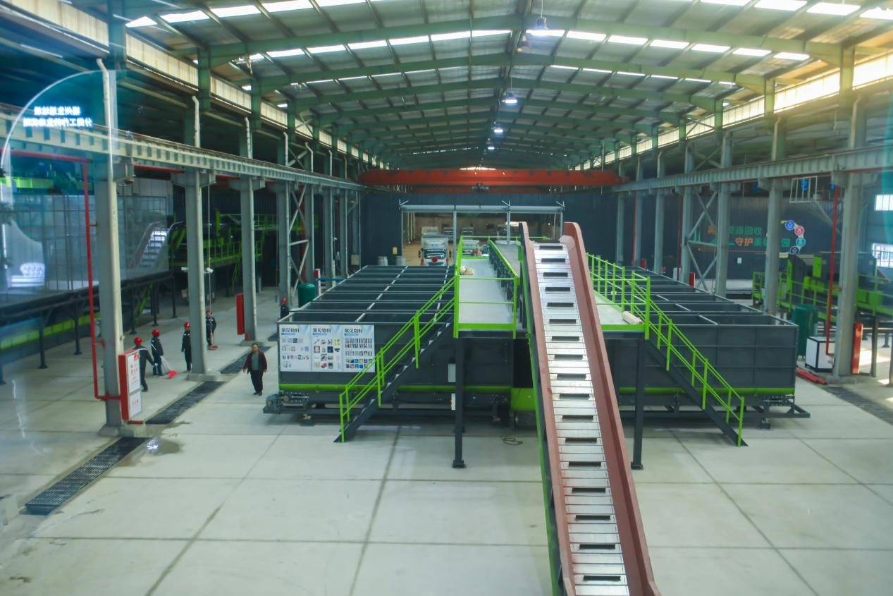 Comprehensive garbage sorting equipment